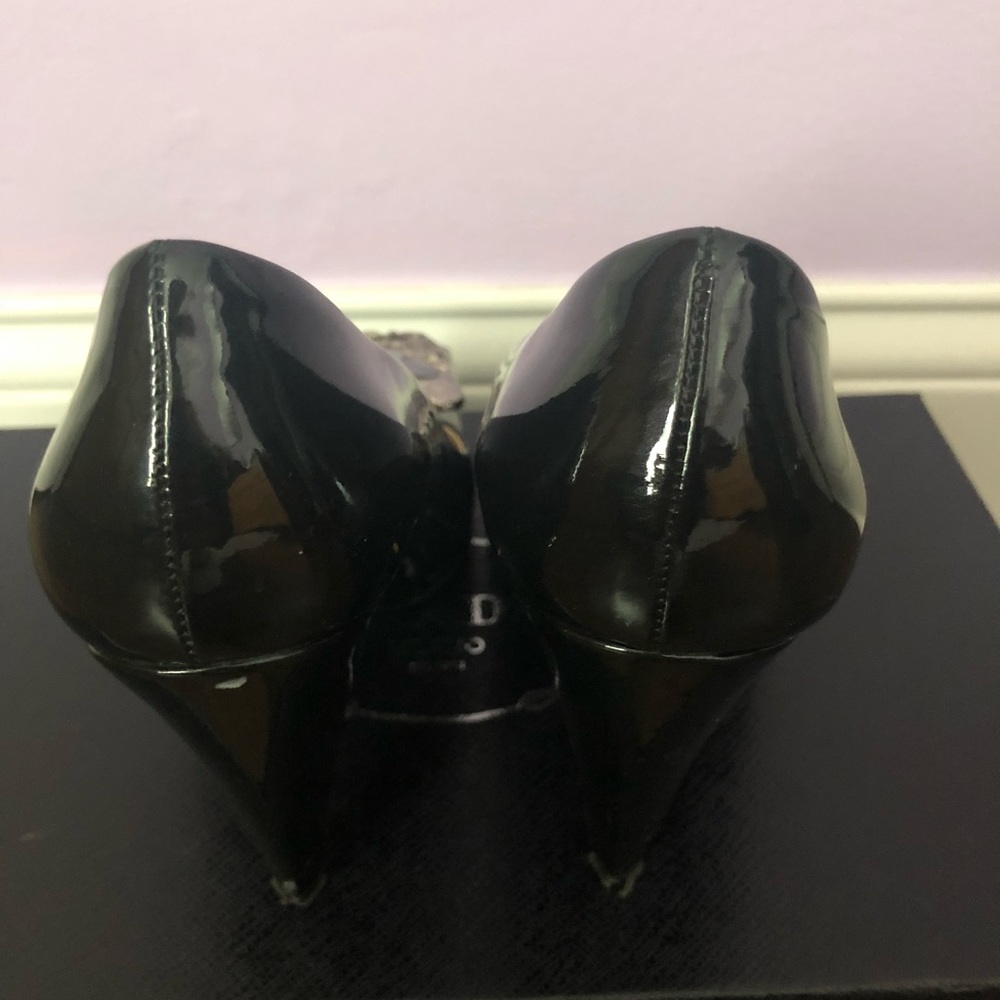 Prada - Picture 3 of 4